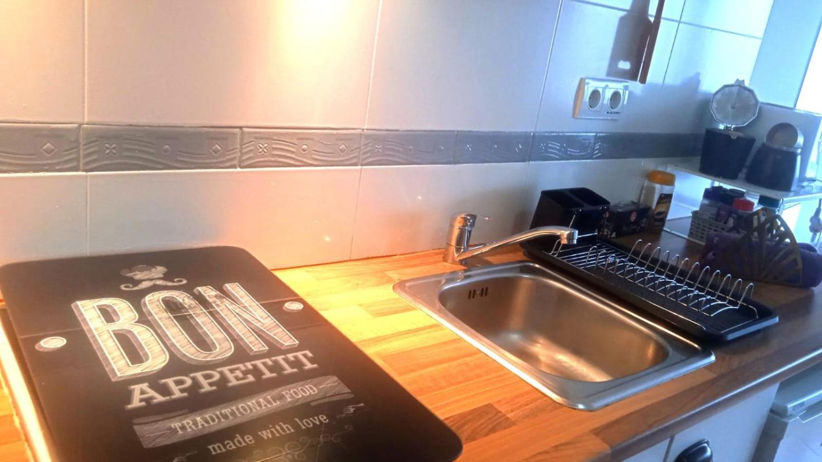 Apartment #409 Near Beaches &free Wifi *